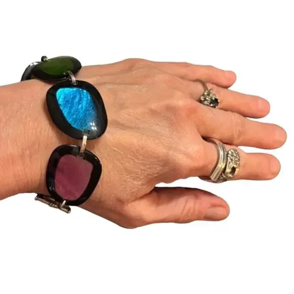 Caracol Rainbow Abalone Plastic Disc Bracelet from Quebec - Picture 5 of 6